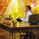 Illustration for article titled Pushing Daisies: "Bzzzzzzzzz!"